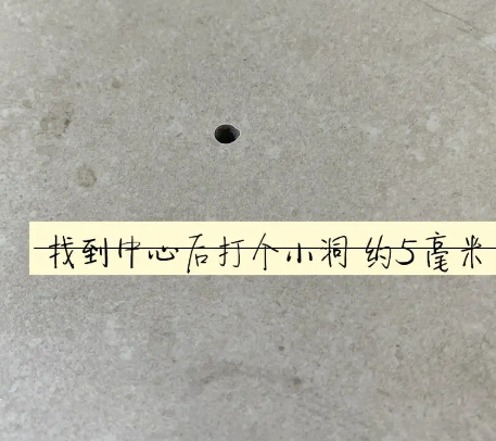 竞秀瓷砖空鼓维修公司专业解答在瓷砖铺贴过程中，如果砂料搅拌不均匀，将会带来以下问题